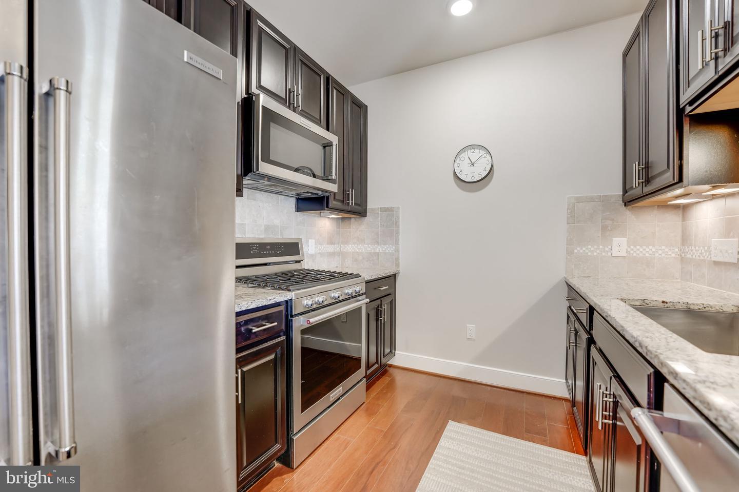 2907 Bleeker St #407 Property Photo 8