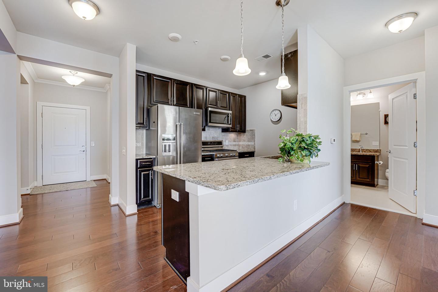 2907 Bleeker St #407 Property Photo 11