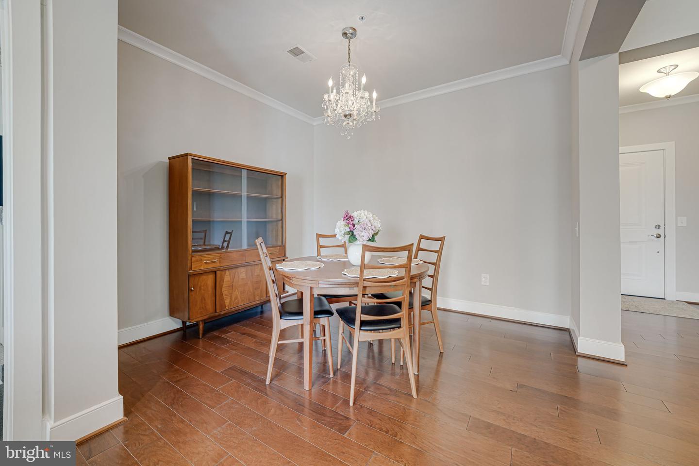 2907 Bleeker St #407 Property Photo 13