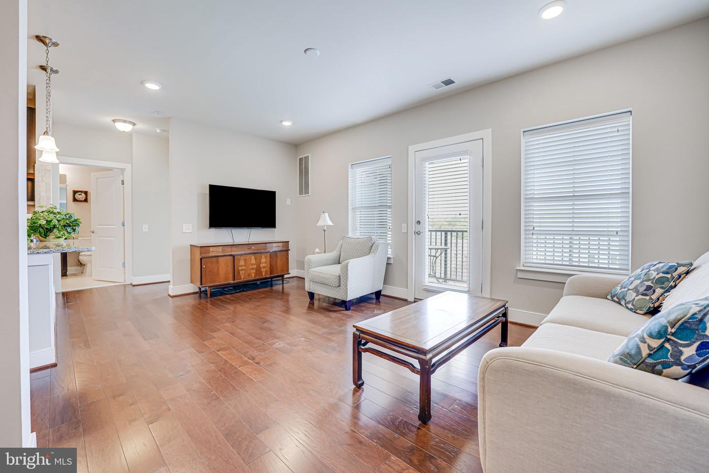 2907 Bleeker St #407 Property Photo 16