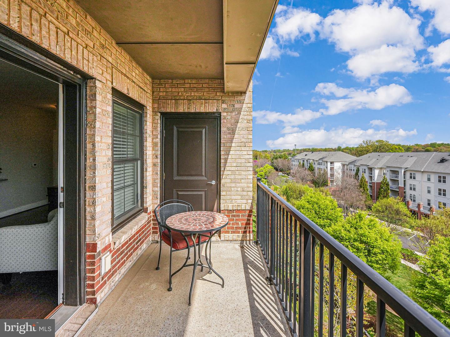 2907 Bleeker St #407 Property Photo 18