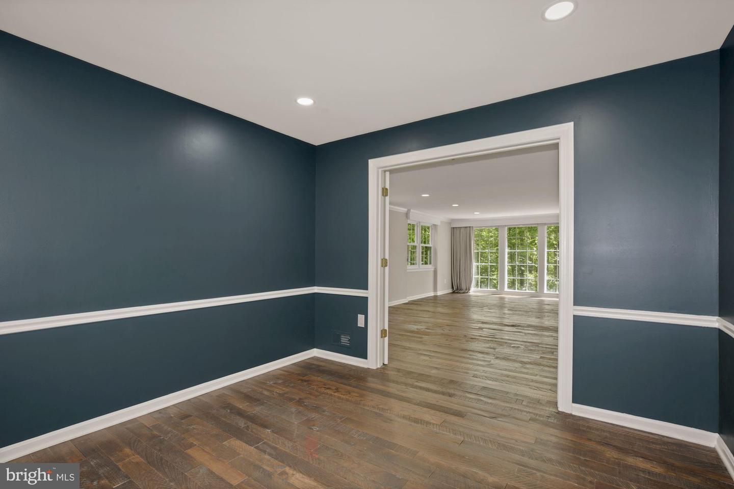 8111 W Point Dr Property Photo 6
