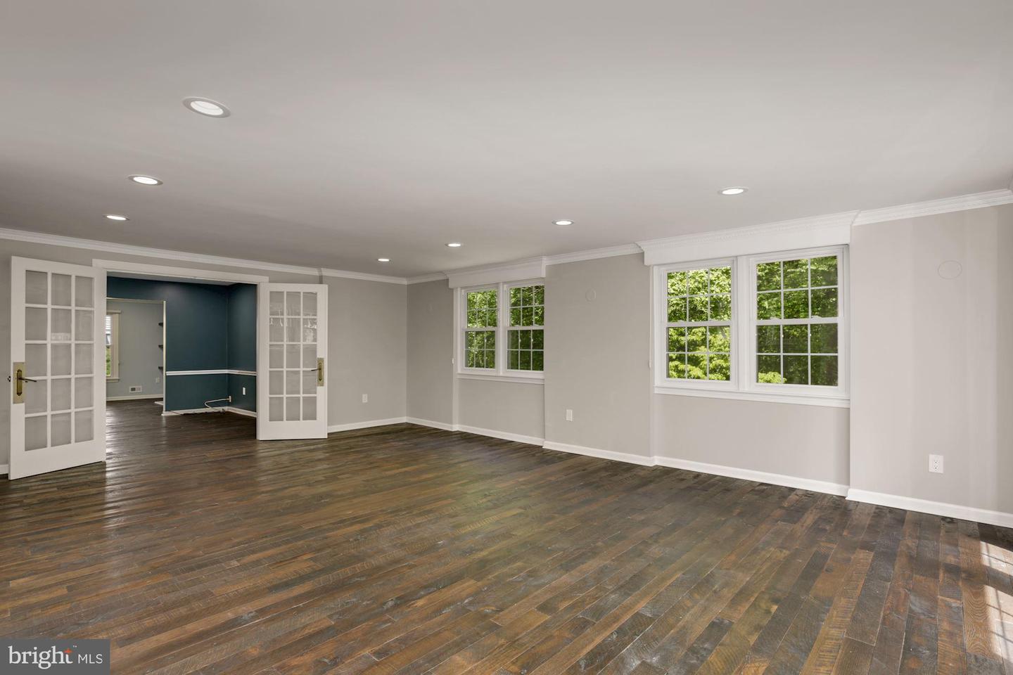 8111 W Point Dr Property Photo 16