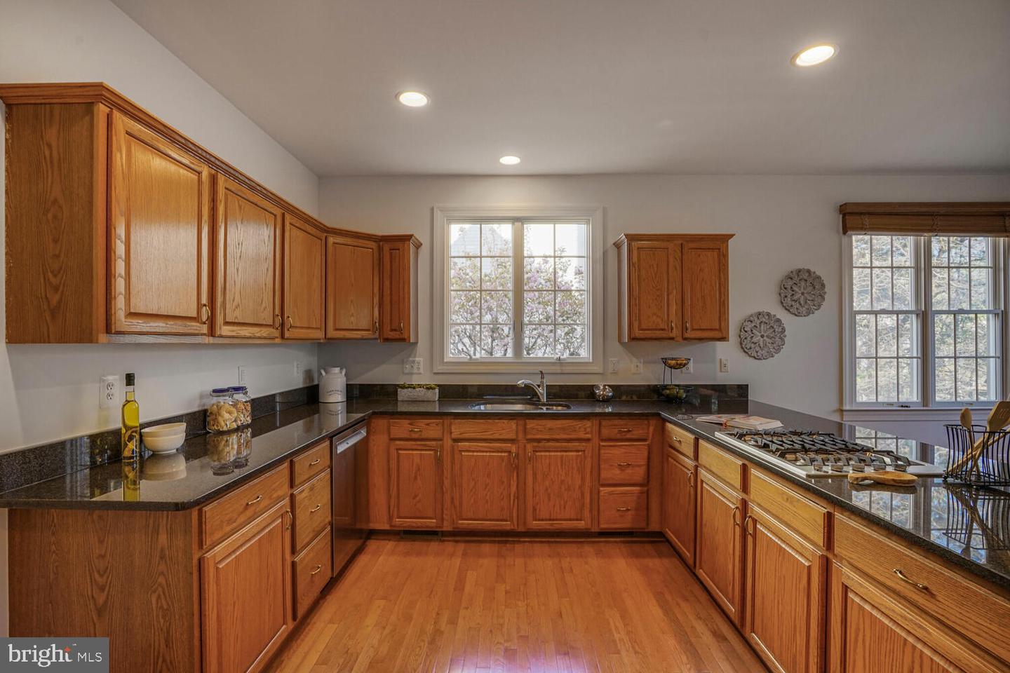 6211 Woodland Lake Dr Property Photo 10