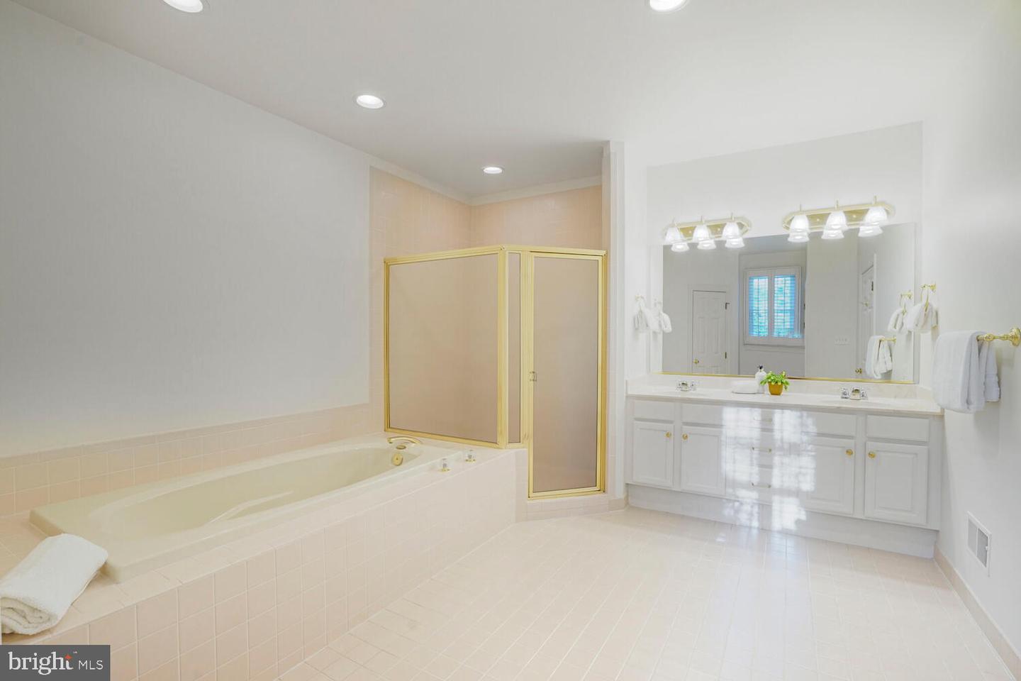 6211 Woodland Lake Dr Property Photo 20