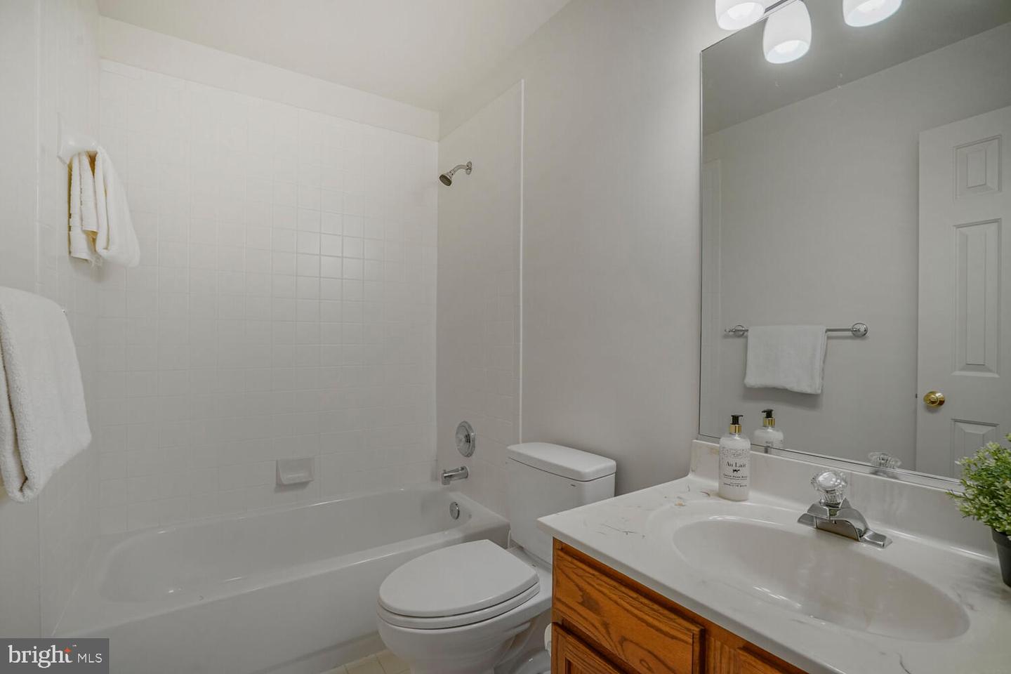 6211 Woodland Lake Dr Property Photo 23