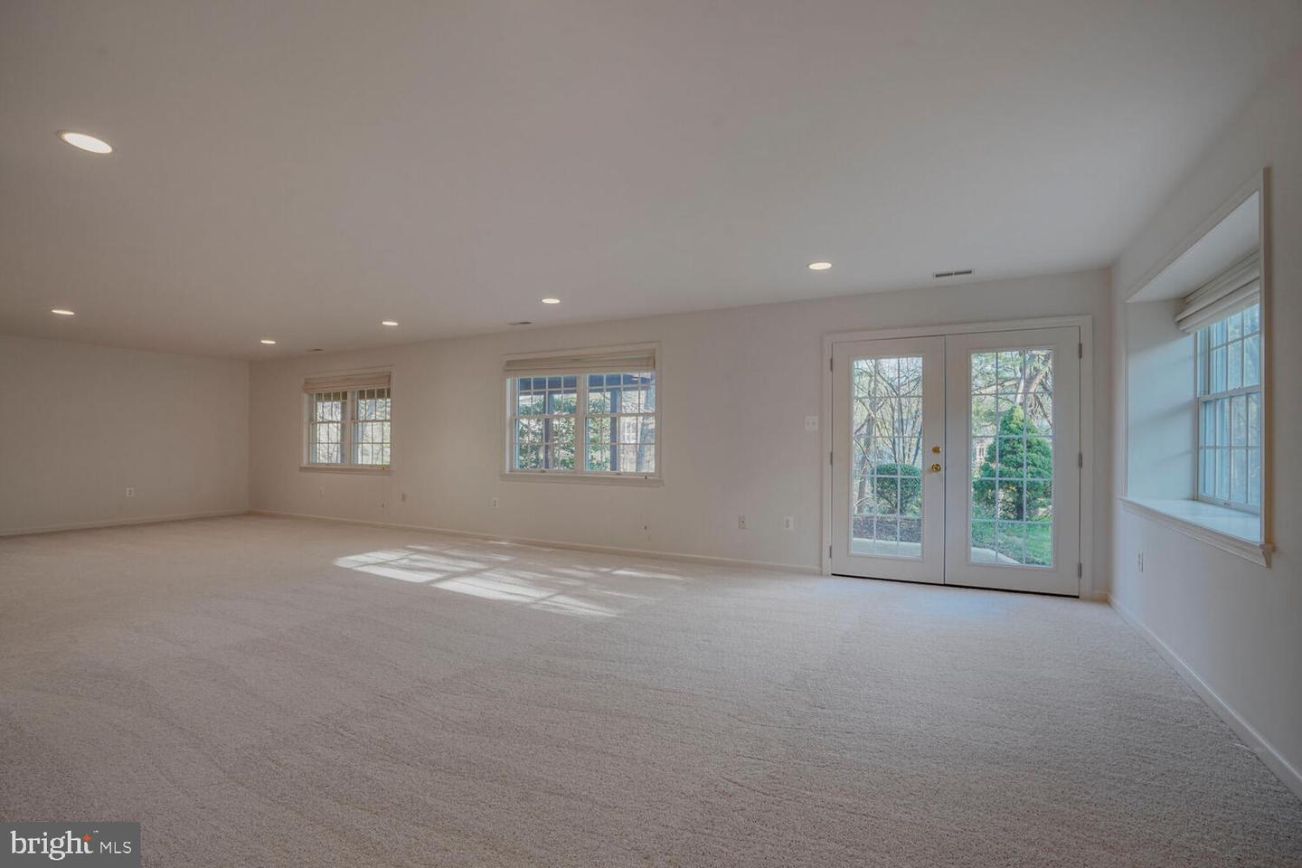6211 Woodland Lake Dr Property Photo 25