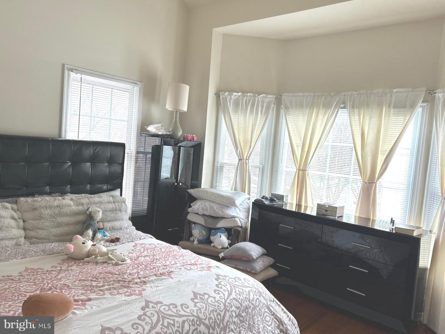 8831 Ashgrove House Ln Property Photo 5