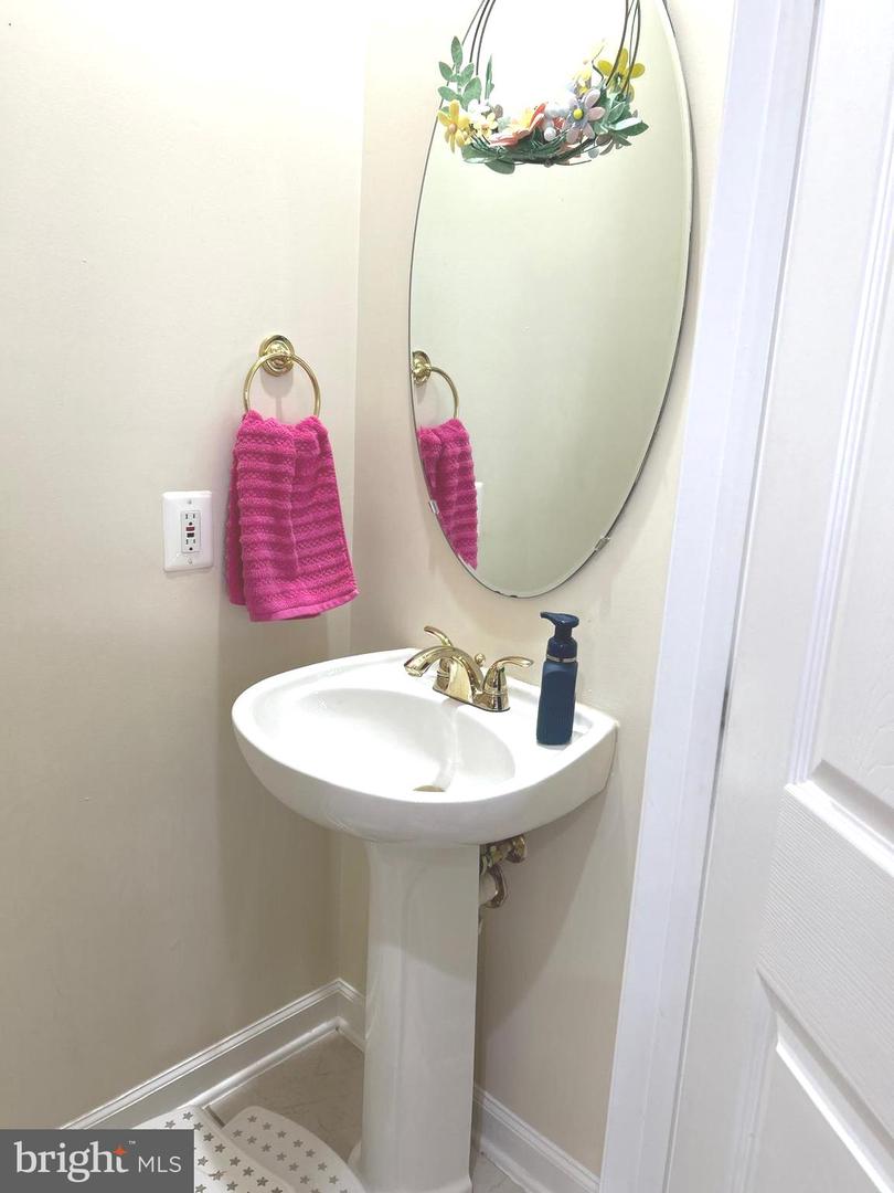 8831 Ashgrove House Ln Property Photo 11