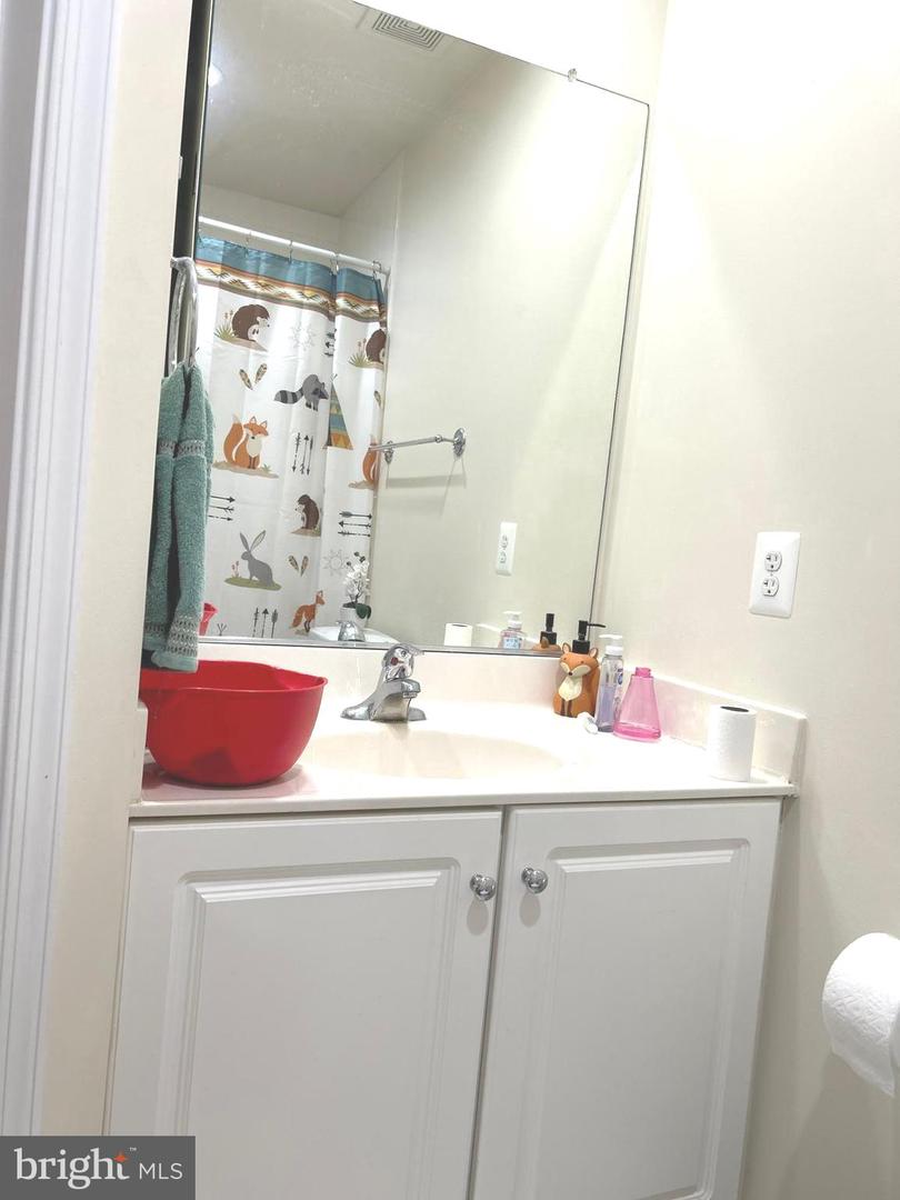8831 Ashgrove House Ln Property Photo 21