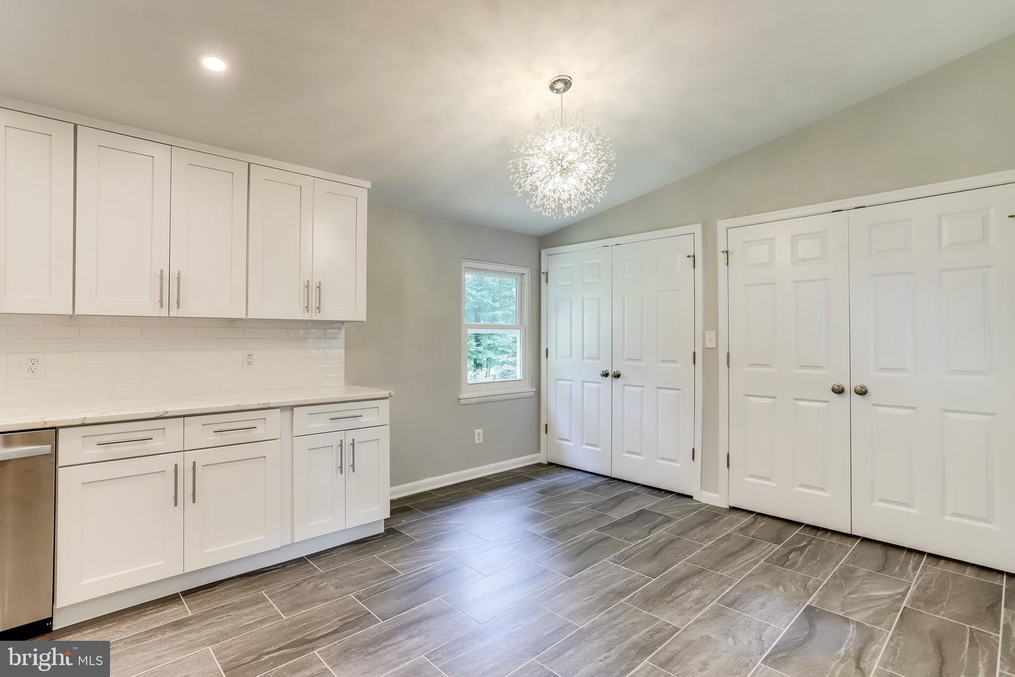 8424 Hayden Ln Property Photo 6