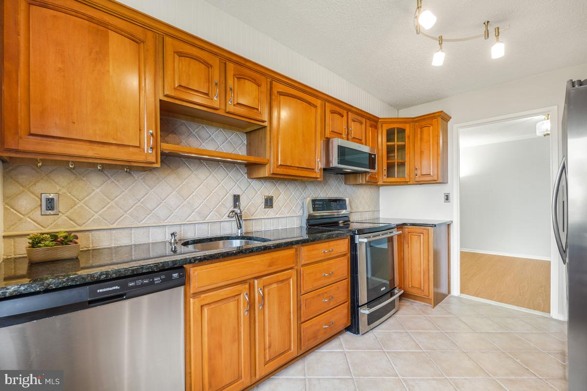 5901 Mount Eagle Dr #1610 Property Photo 31