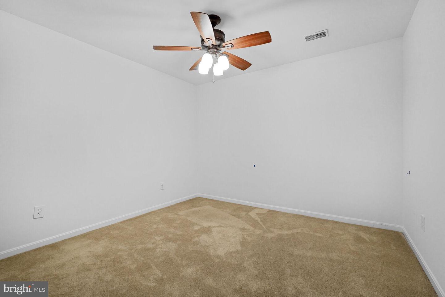 7011 Lawnwood Ct Property Photo 22