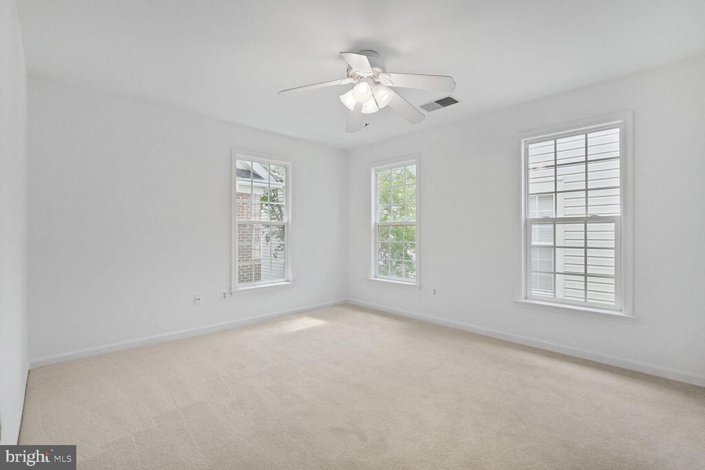 7011 Lawnwood Ct Property Photo 24