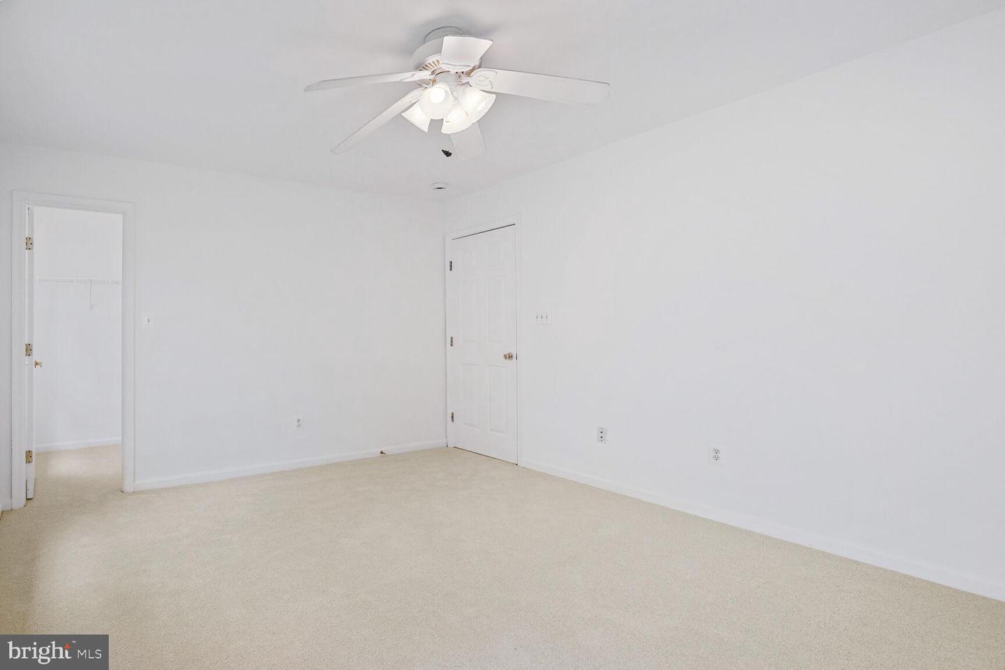 7011 Lawnwood Ct Property Photo 26