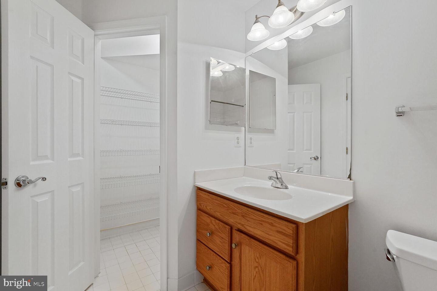 7011 Lawnwood Ct Property Photo 30