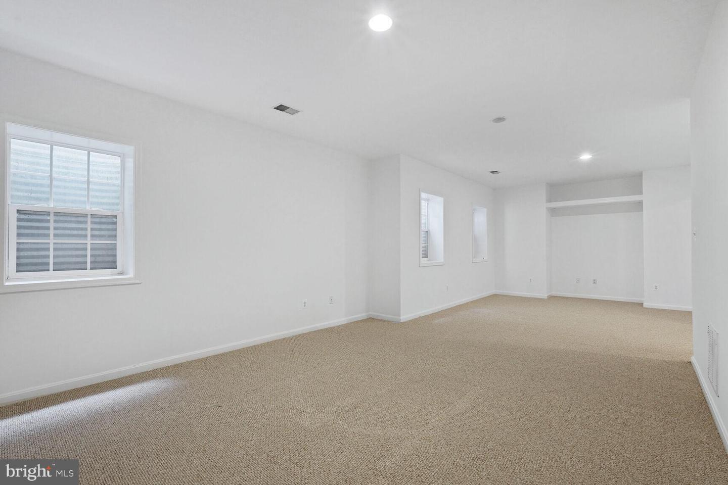 7011 Lawnwood Ct Property Photo 45