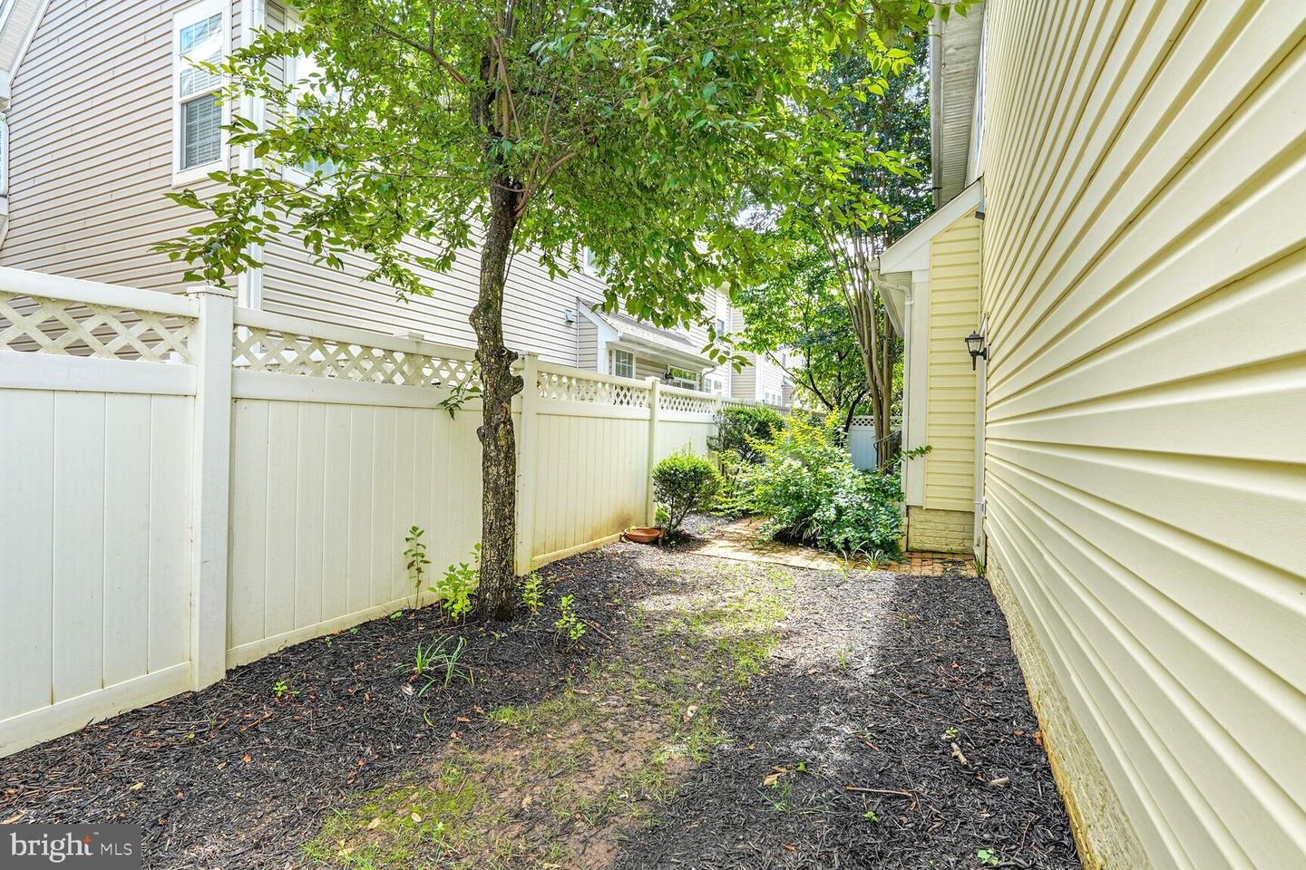 7011 Lawnwood Ct Property Photo 49