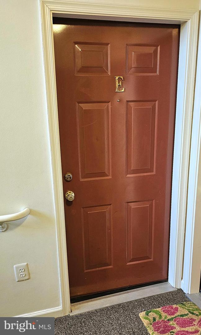 7530-e Coxton Ct #113 Property Photo 5