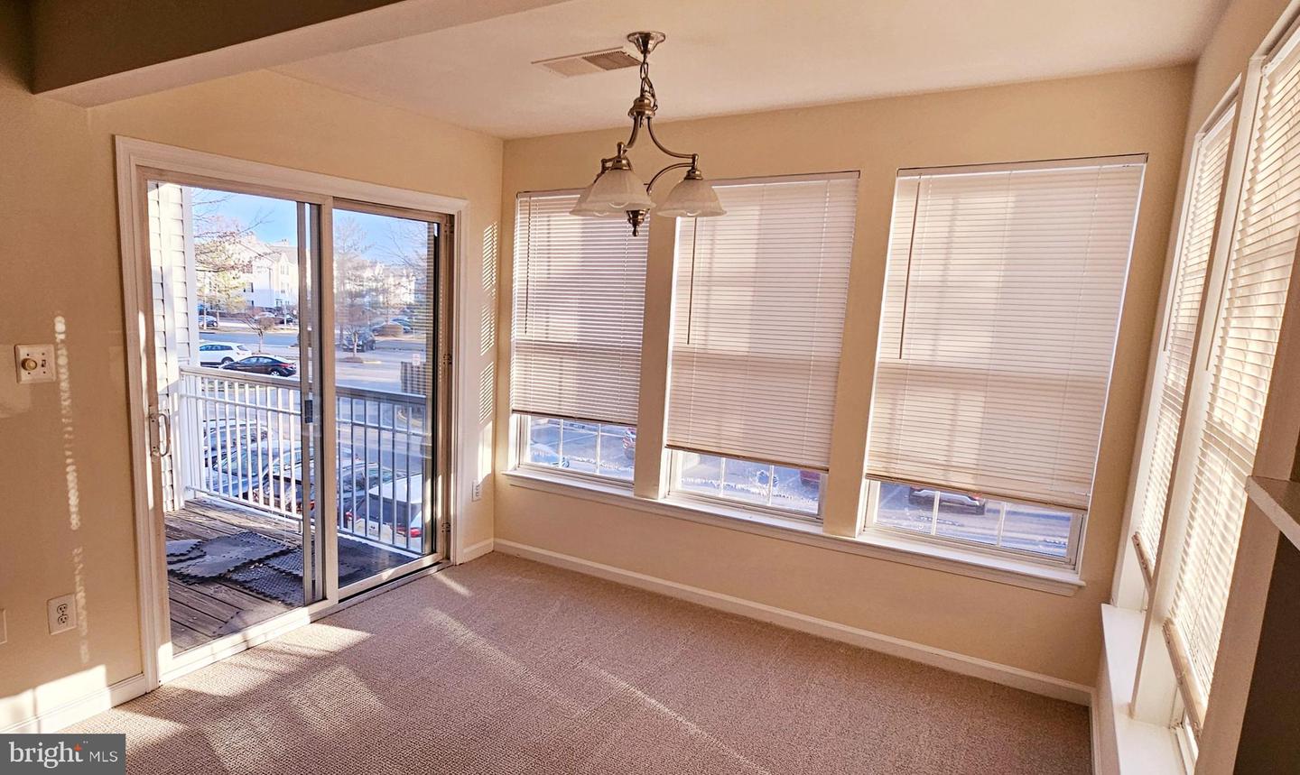 7530-e Coxton Ct #113 Property Photo 7