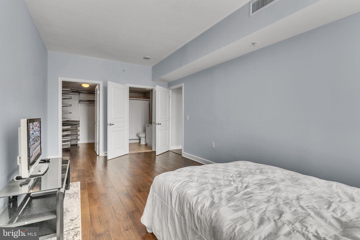 2451 Midtown Ave #1327 Property Photo 15