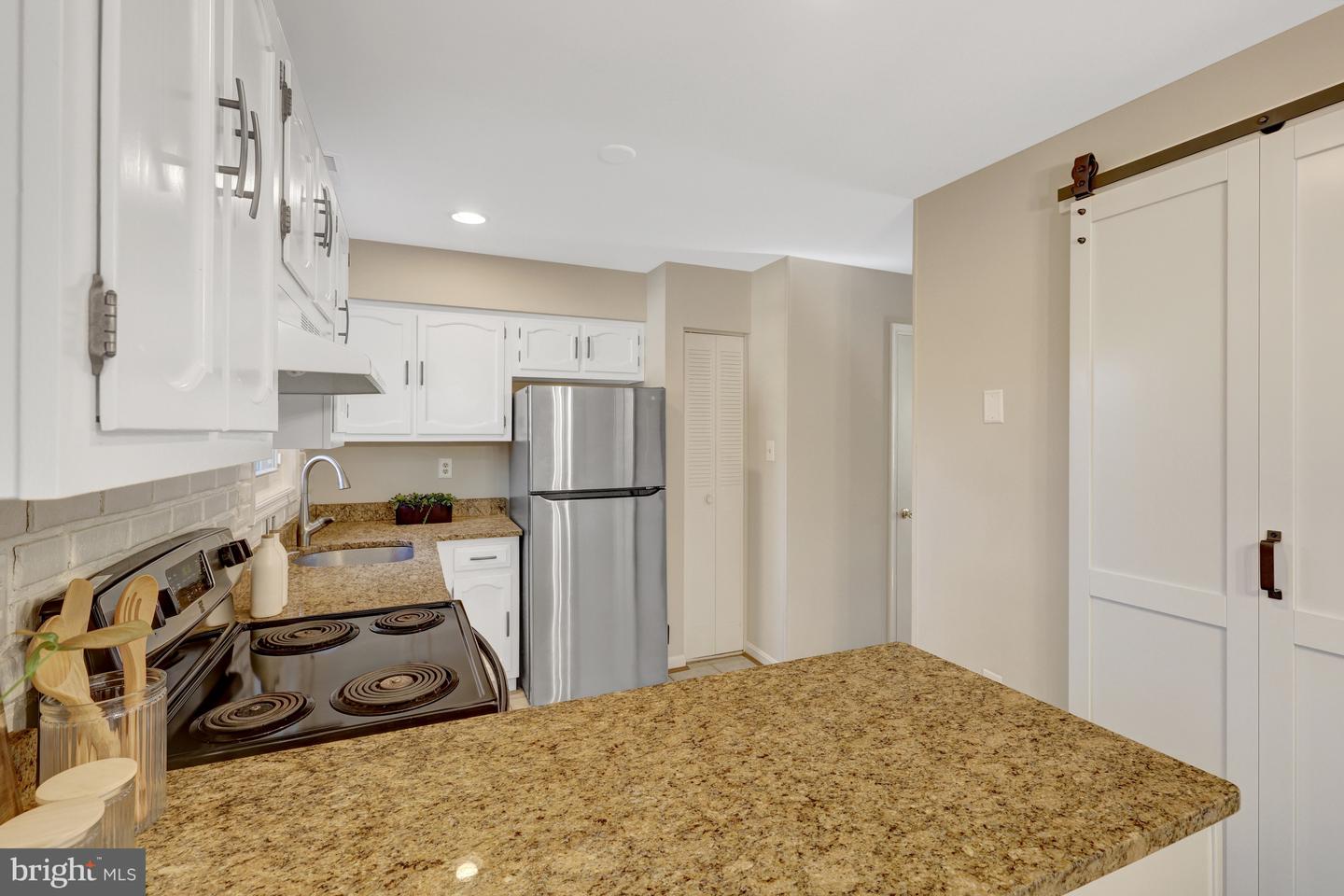 9979 Capperton Dr Property Photo 15