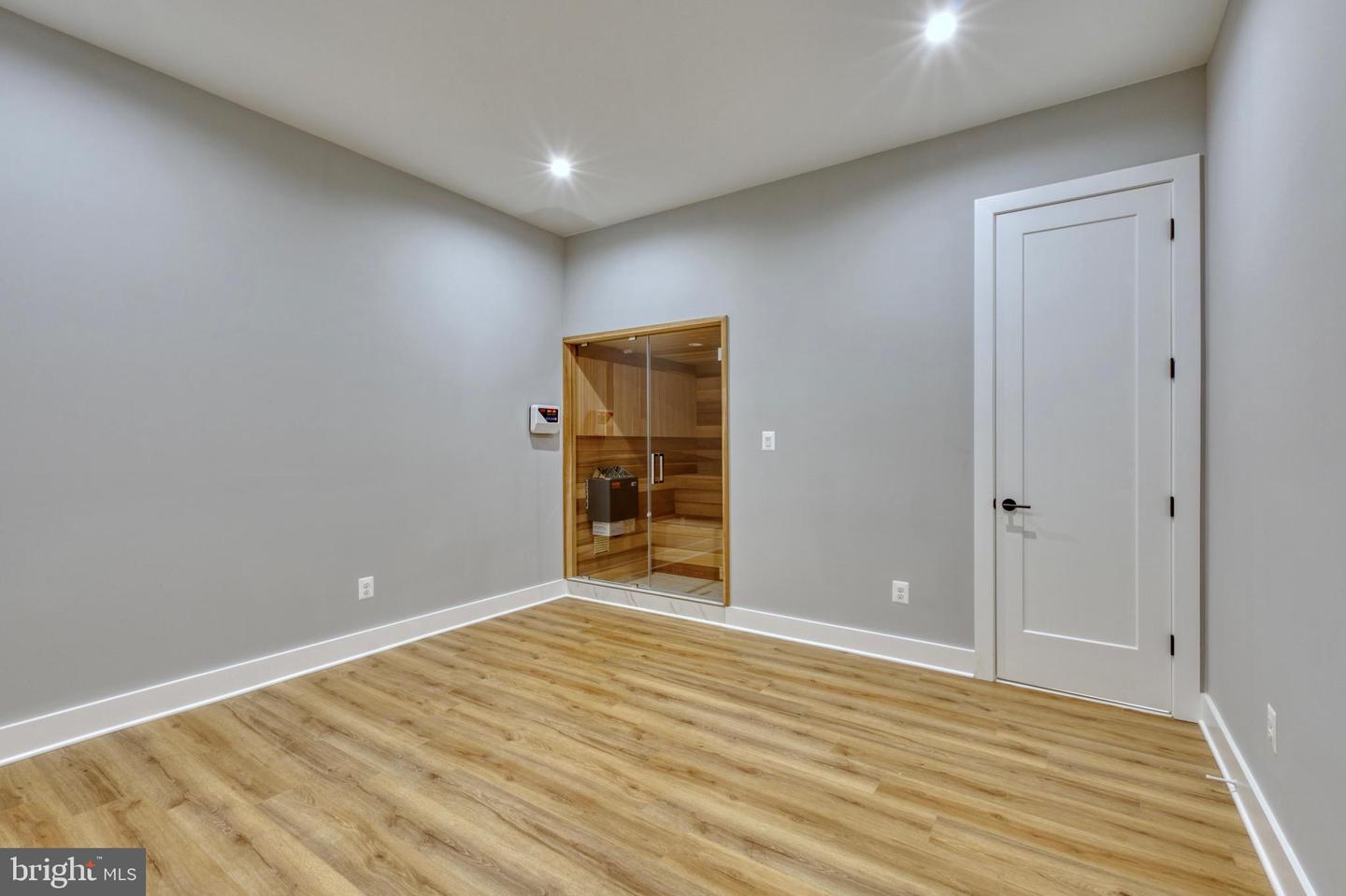 1127 Guilford Ct Property Photo 49