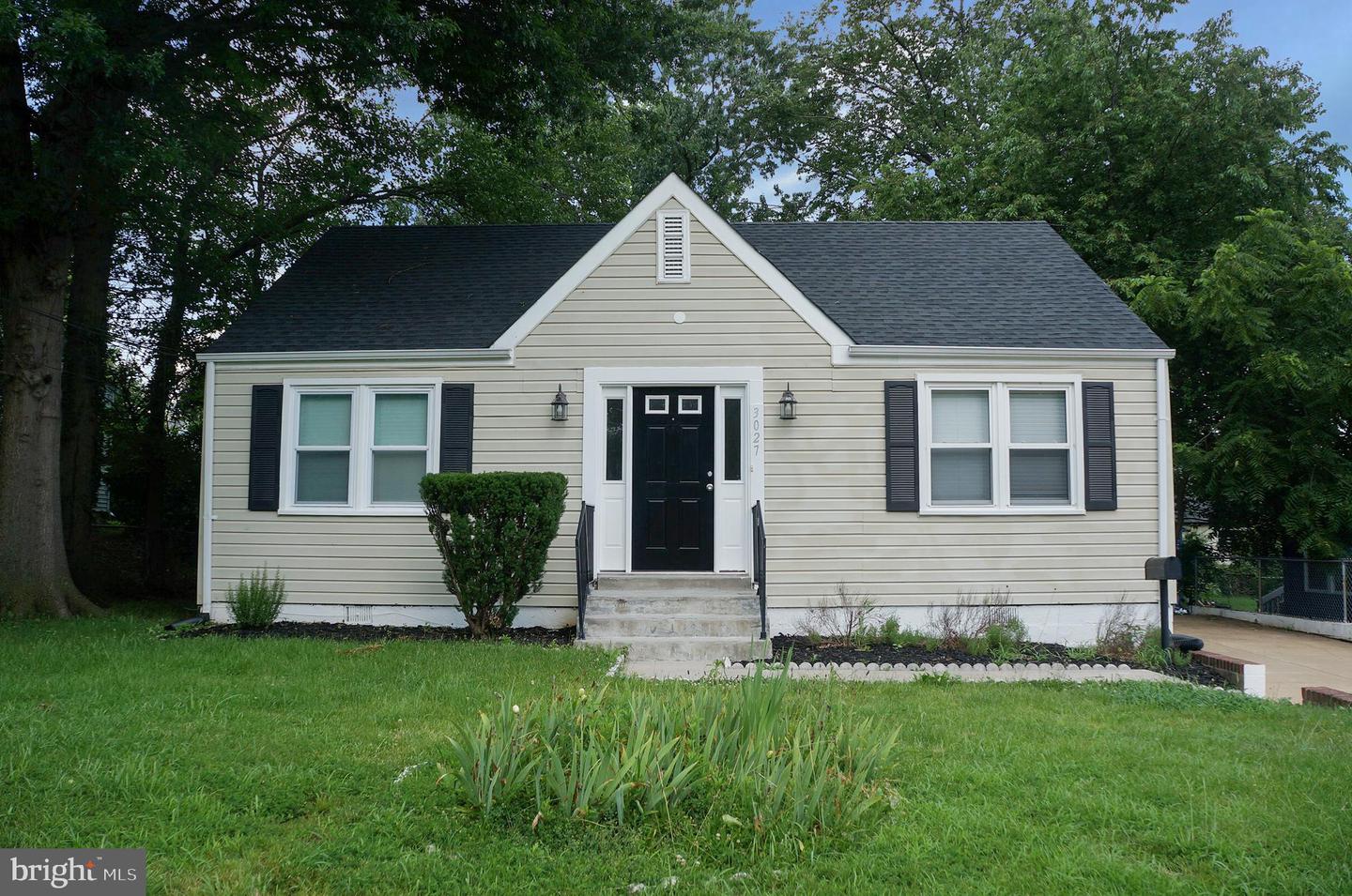 3027 Wayne Rd Property Photo 1