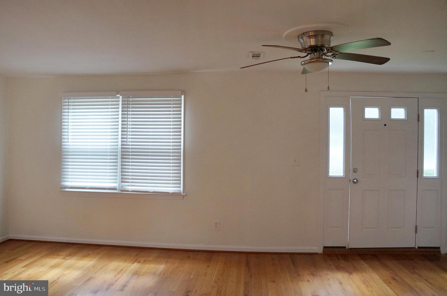 3027 Wayne Rd Property Photo 5