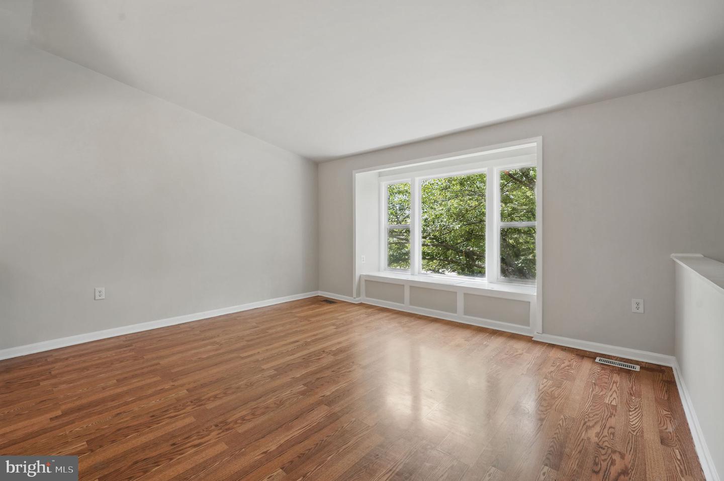 1258 Magnolia Property Photo 7