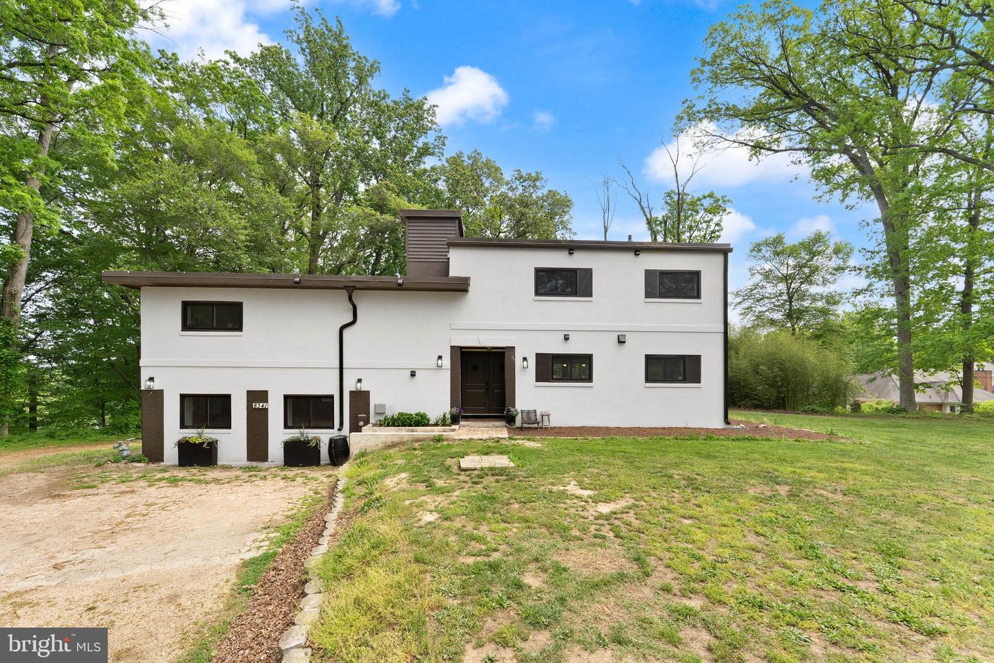 8341 Rolling Rd Property Photo 3