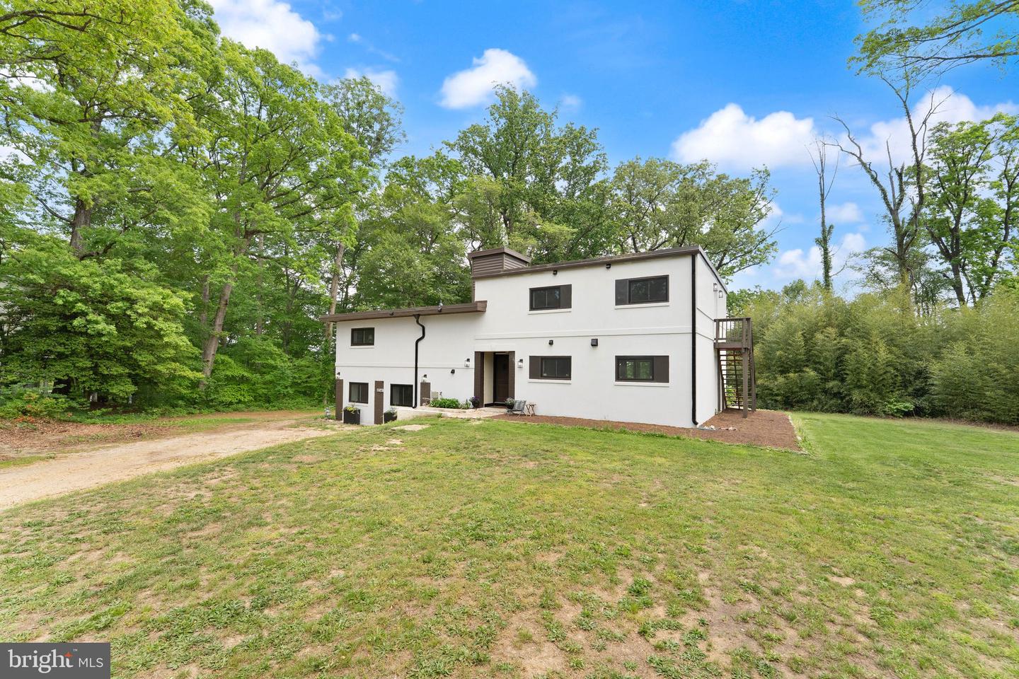 8341 Rolling Rd Property Photo 6