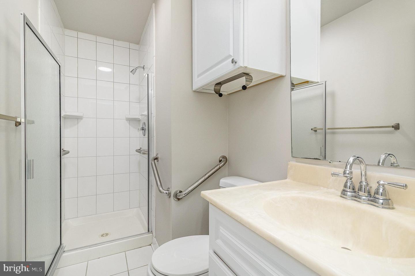 8909 Applecross Ln Property Photo 9