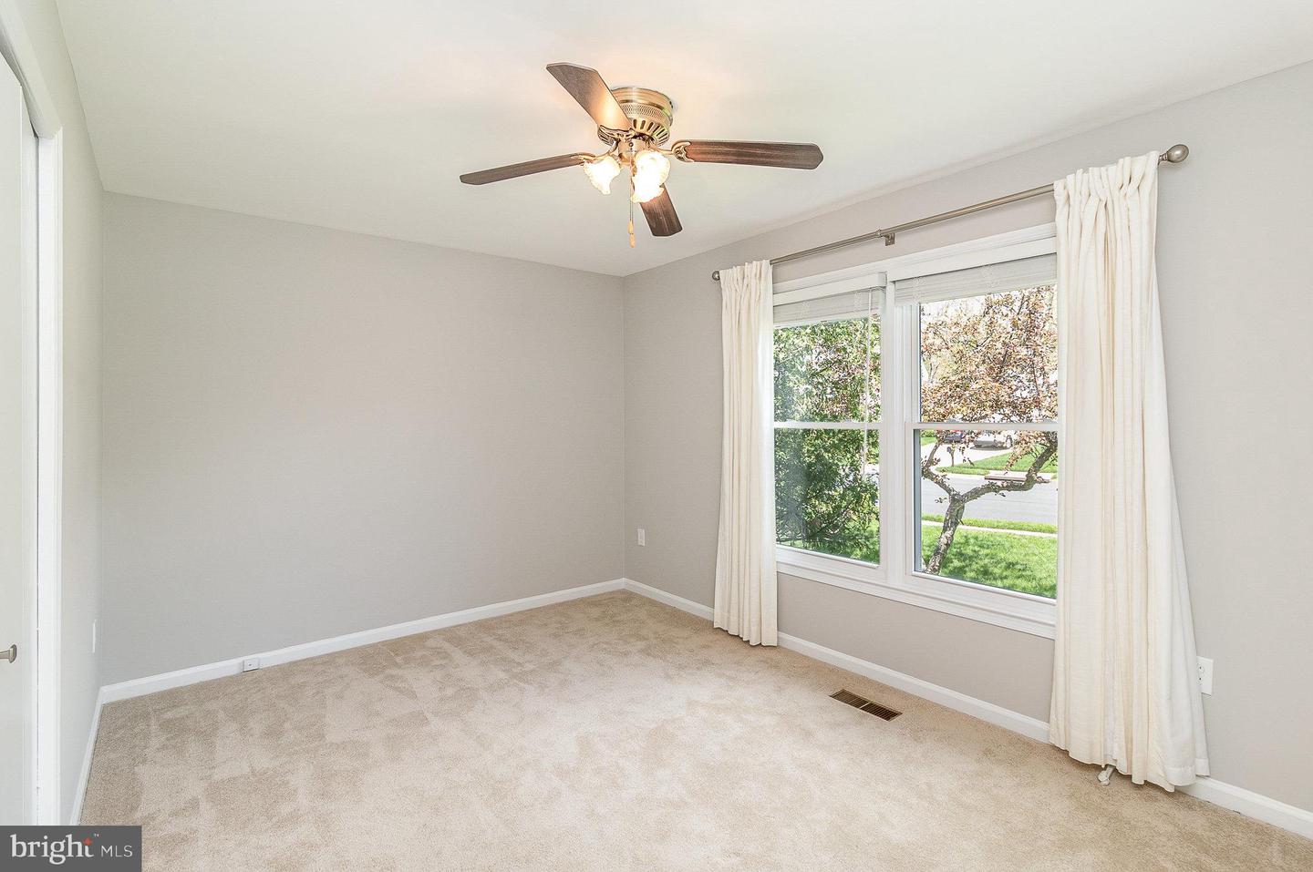 8909 Applecross Ln Property Photo 11