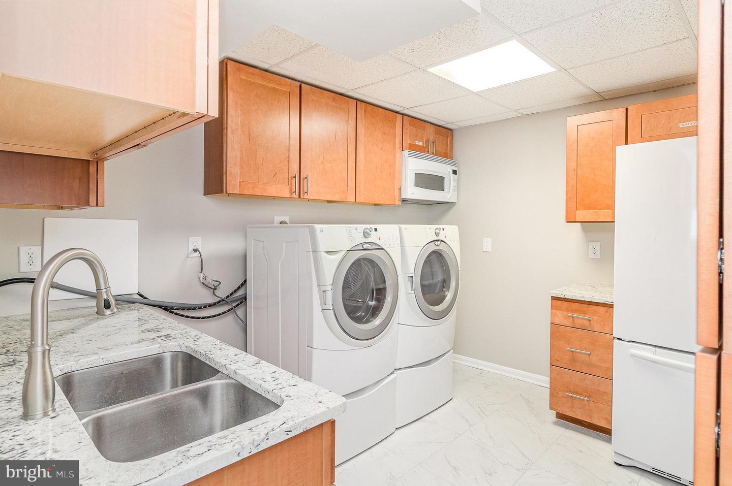 8909 Applecross Ln Property Photo 13