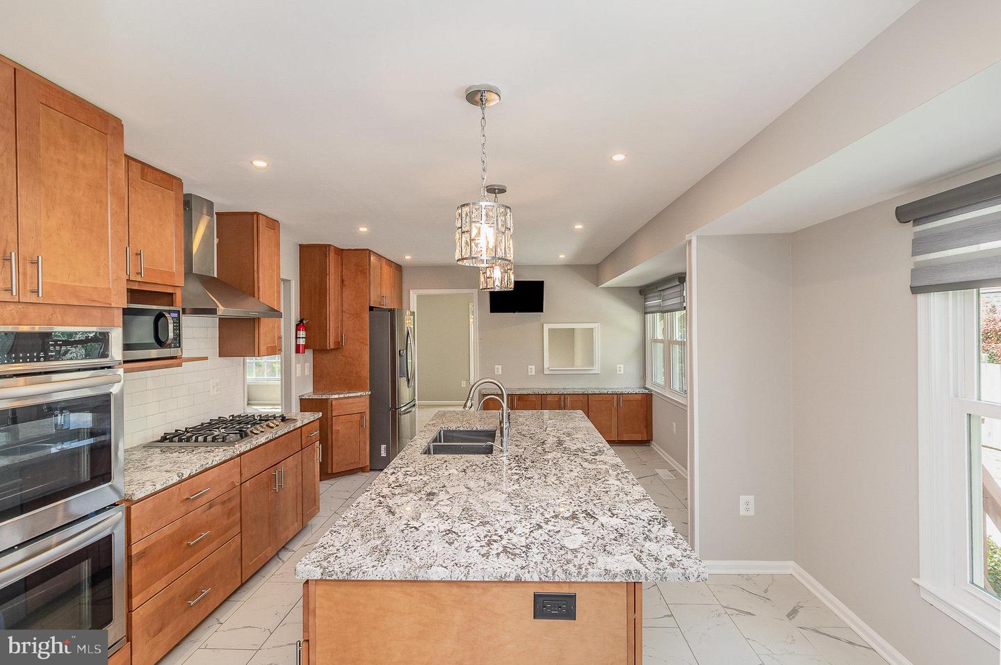 8909 Applecross Ln Property Photo 18