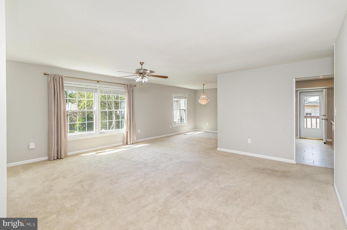 8909 Applecross Ln Property Photo 19