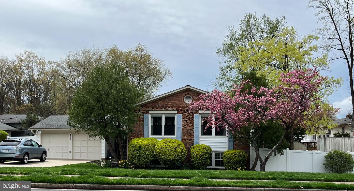 8909 Applecross Ln Property Photo 23