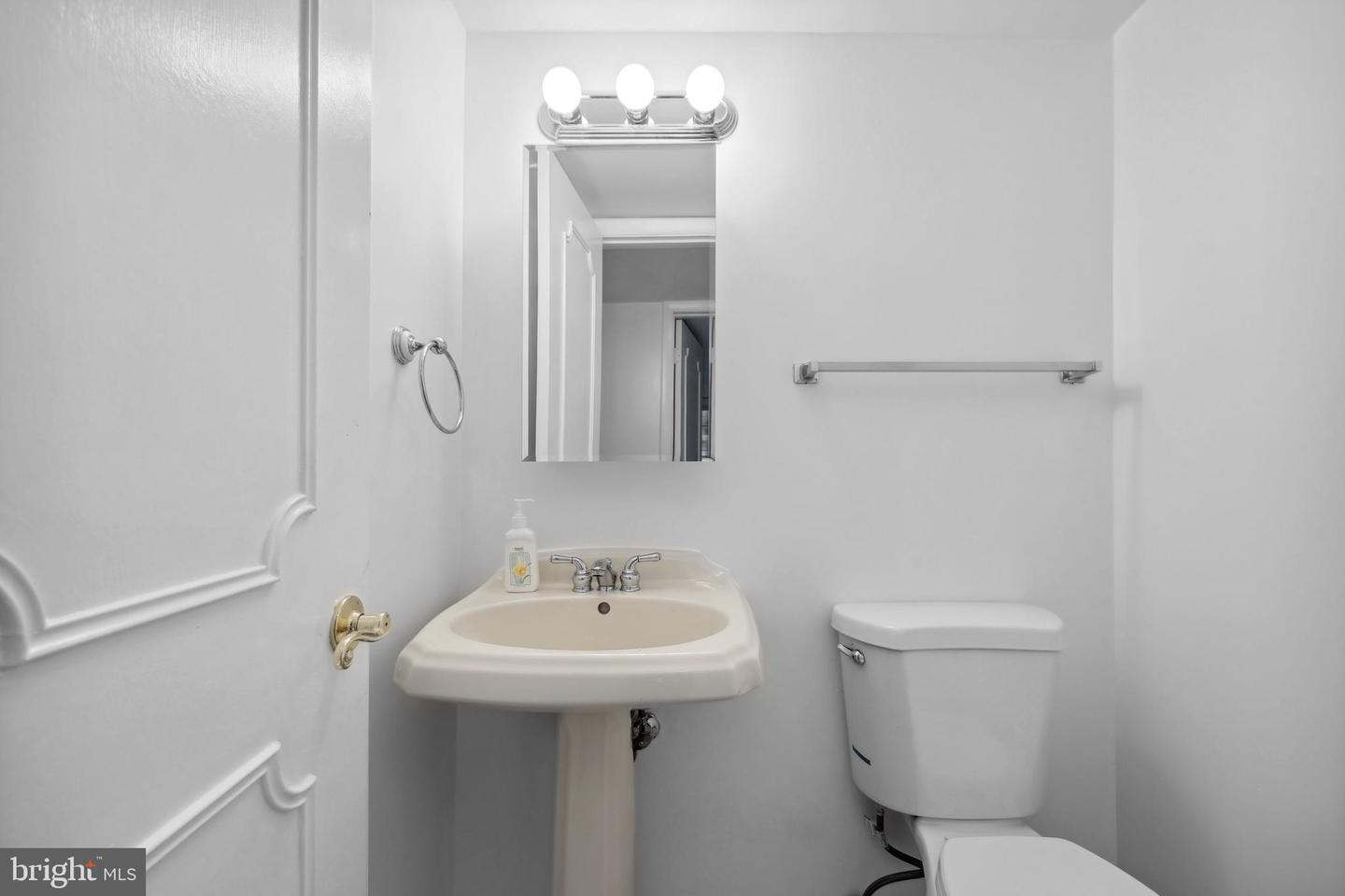 7007 Gillings Rd Property Photo 16