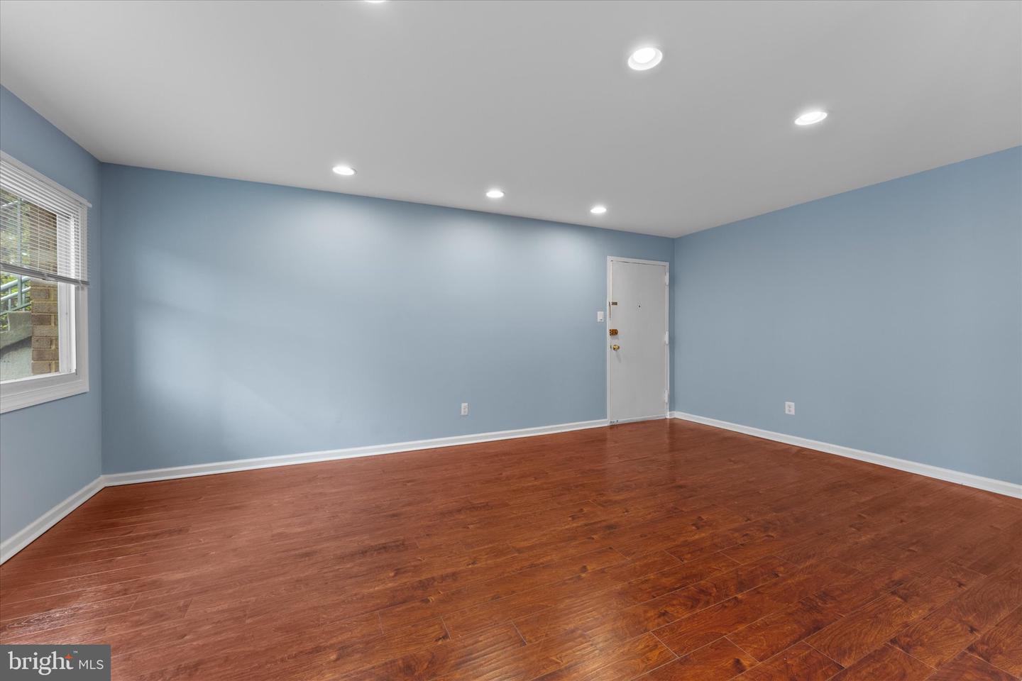 8002 Chanute Pl #20/6 Property Photo 3