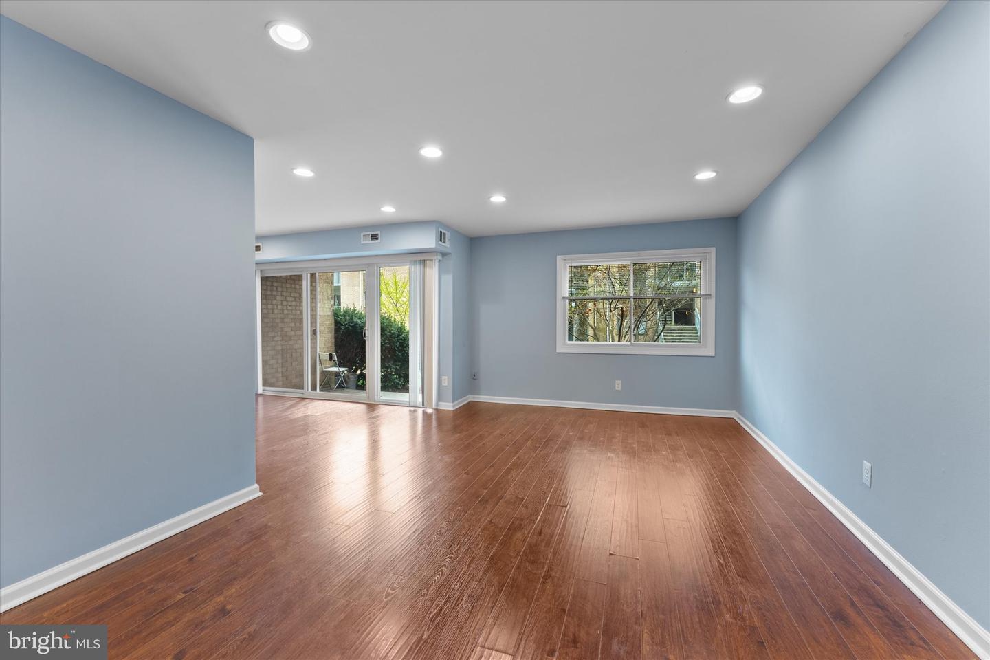 8002 Chanute Pl #20/6 Property Photo 4
