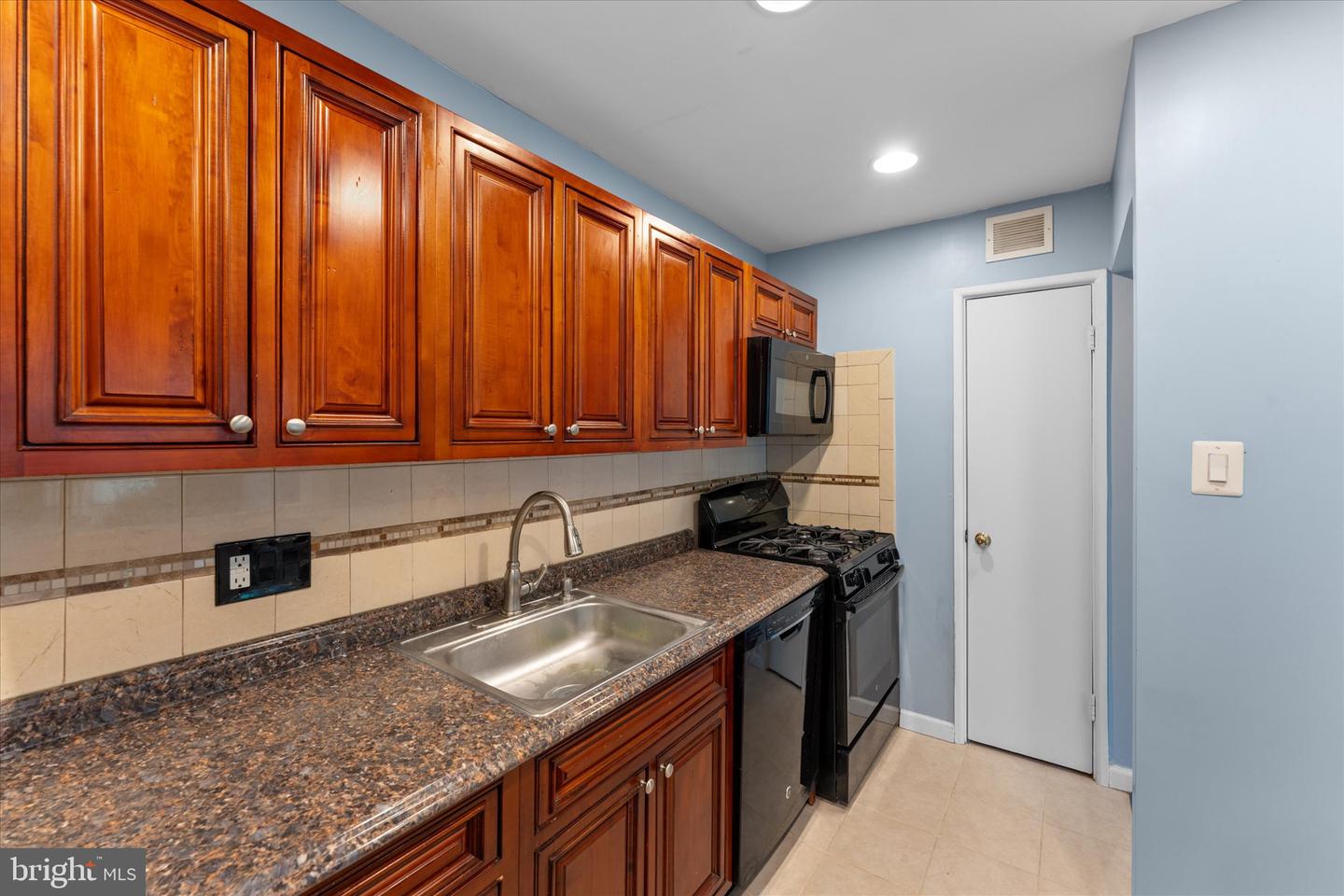 8002 Chanute Pl #20/6 Property Photo 9