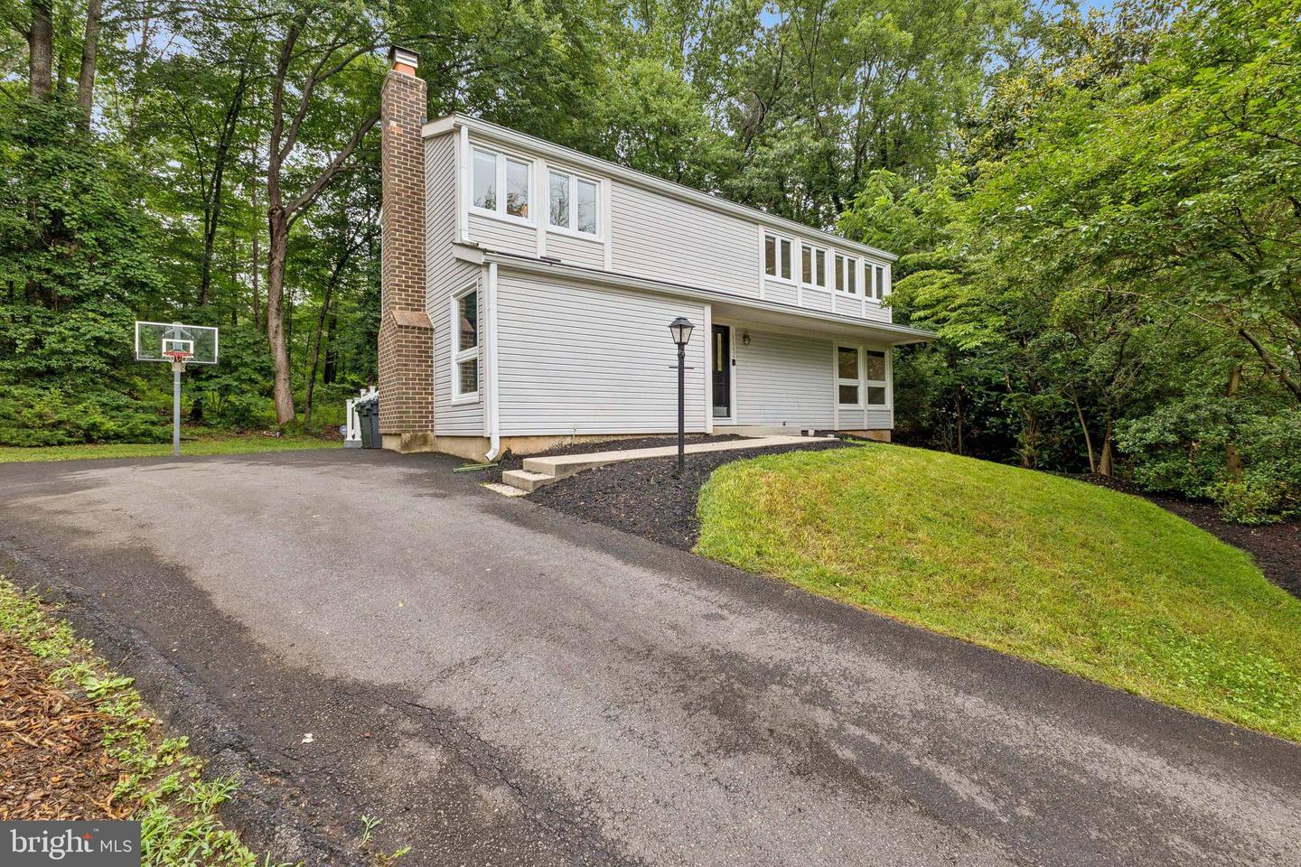 11234 Hunting Horn Ln Property Photo 3