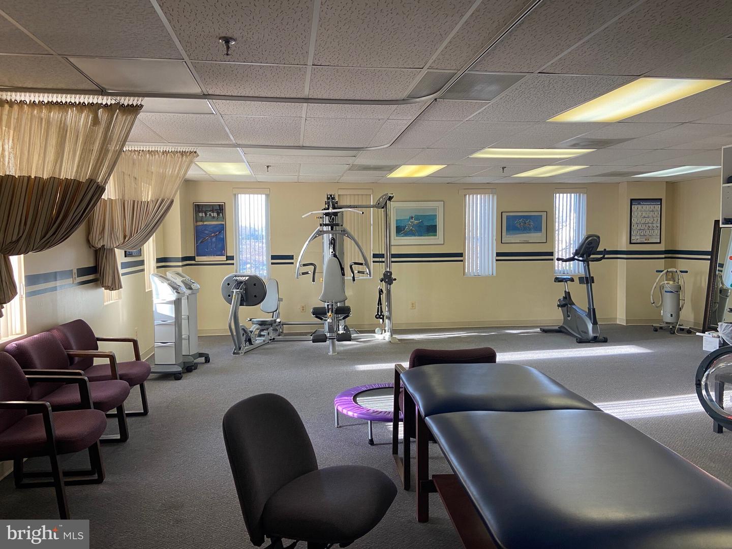 133 Maple Ave E #300 Property Photo 10