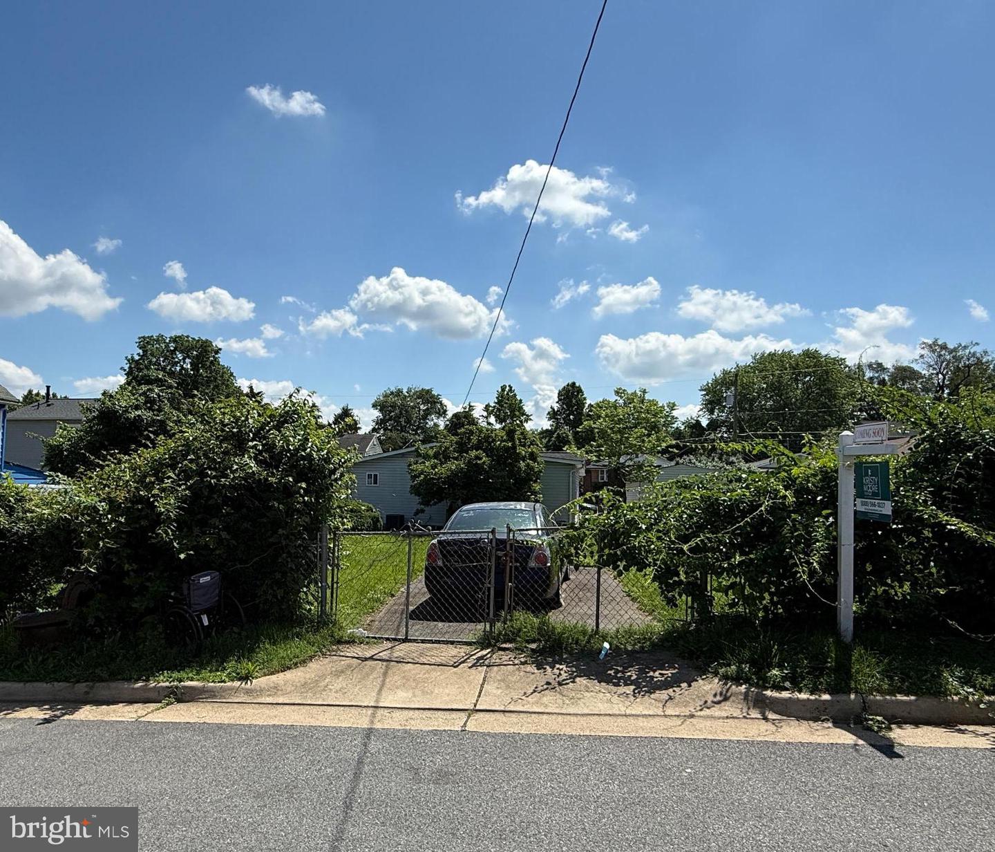 2821 Douglass Ave Property Photo 1