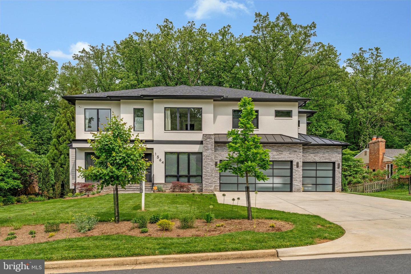1564 Forest Villa Ln Property Photo