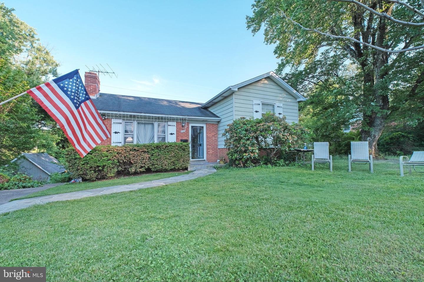 2125 Mckay St Property Photo