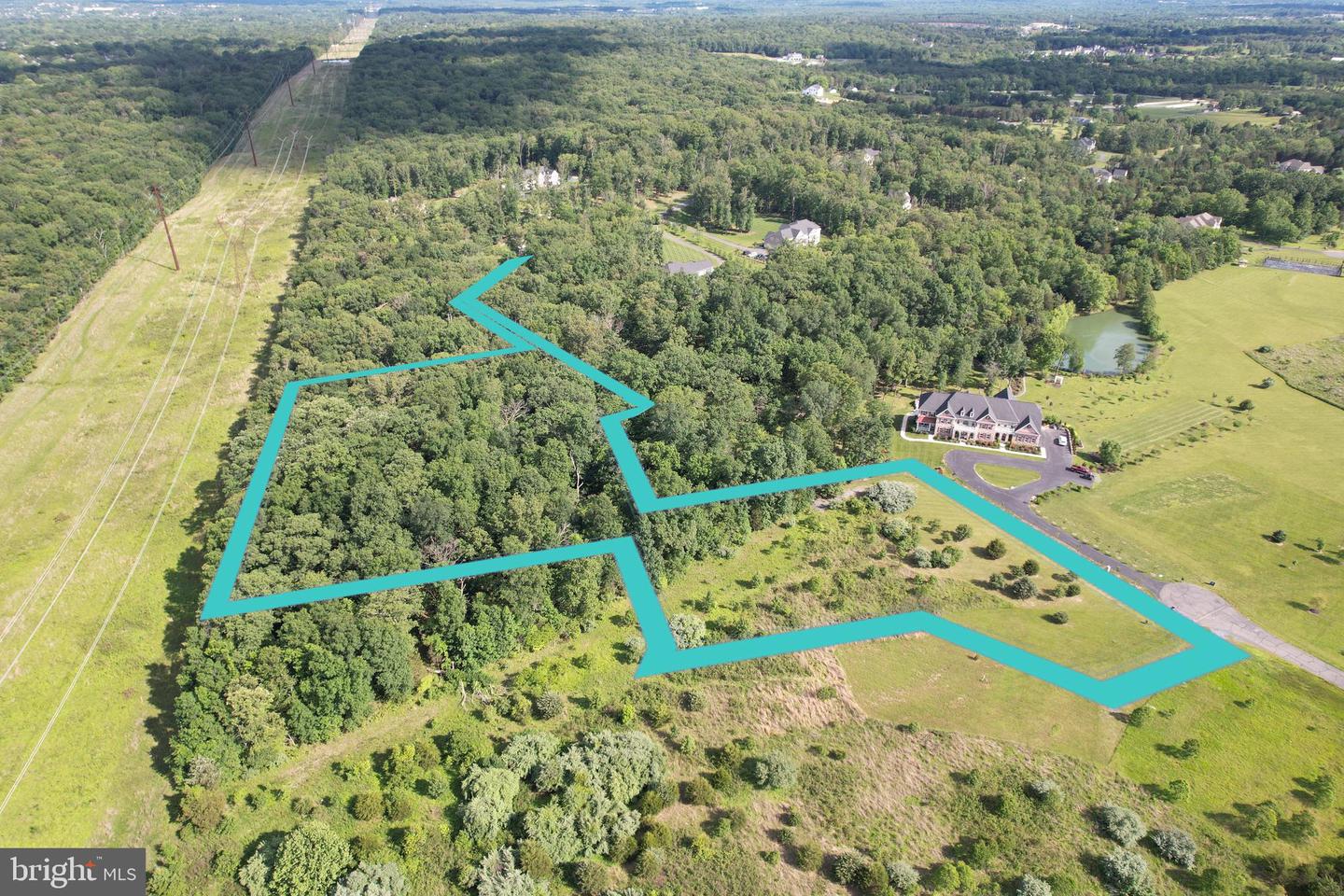 6500 Bull Run Woods Trl Property Photo 1
