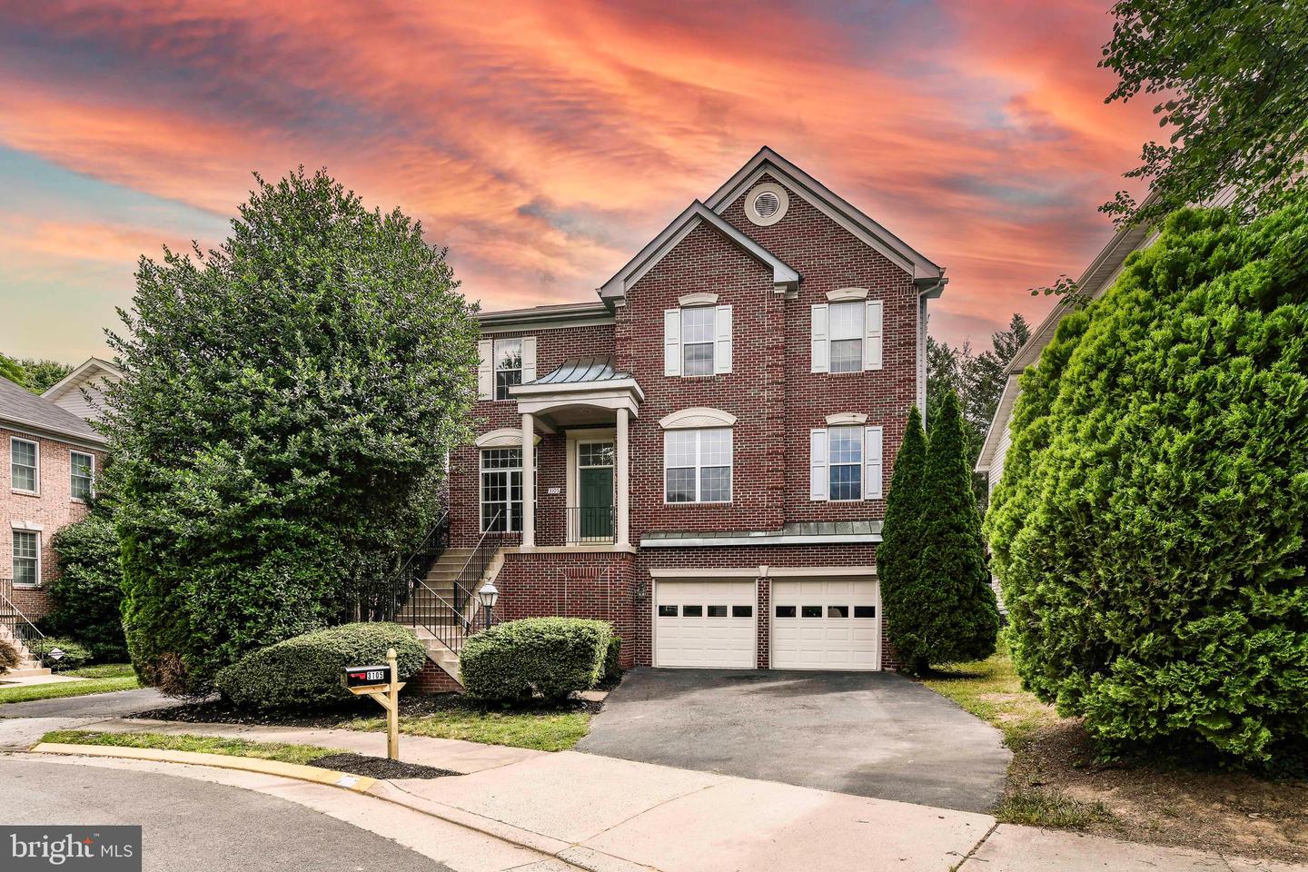 3105 WHITE DAISY PL