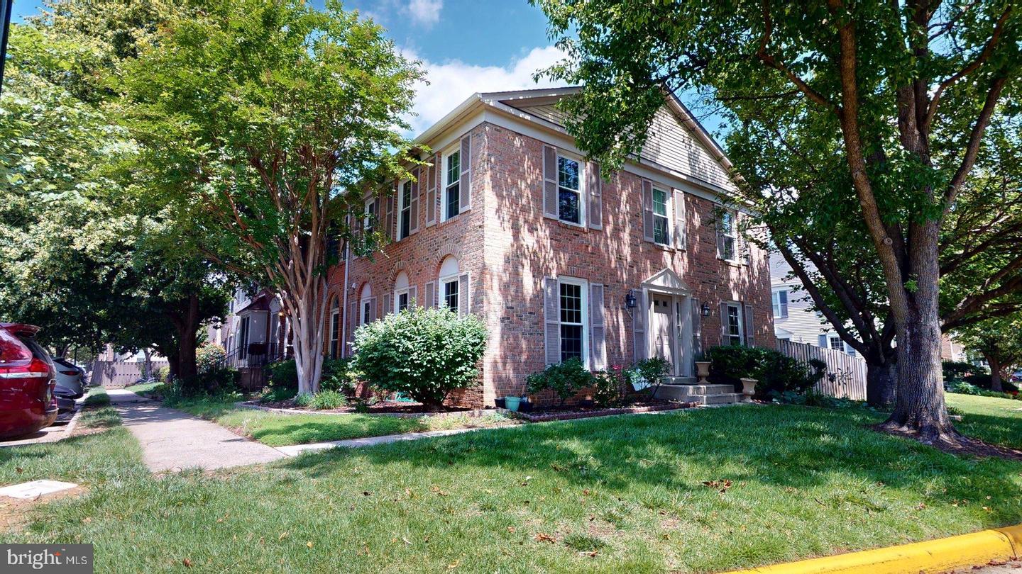 6279 Walkers Croft Way Property Photo 1